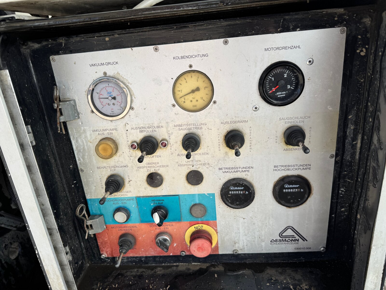 Camion MAN TGM 18.284 4x2 BL TGM 18.284 4x2 BL, Assmann Saug- und Spülwagen 9m³: photos 12 Camion MAN TGM 18.284 4x2 BL TGM 18.284 4x2 BL, Assmann Saug- und Spülwagen 9m³: photos 12