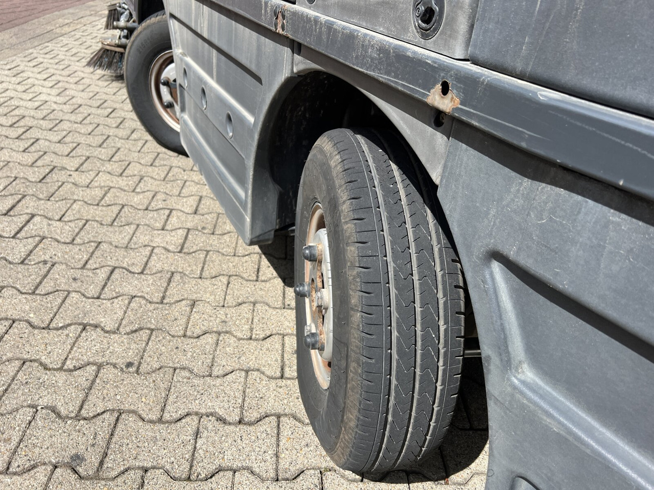 Camion Schmidt Swingo Compact 200 4x2 Swingo Compact 200 4x2, Kehrmaschine: photos 14 Camion Schmidt Swingo Compact 200 4x2 Swingo Compact 200 4x2, Kehrmaschine: photos 14