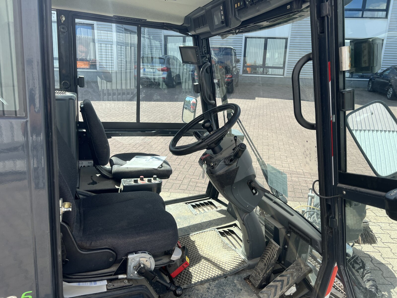 Camion Schmidt Swingo Compact 200 4x2 Swingo Compact 200 4x2, Kehrmaschine: photos 7 Camion Schmidt Swingo Compact 200 4x2 Swingo Compact 200 4x2, Kehrmaschine: photos 7