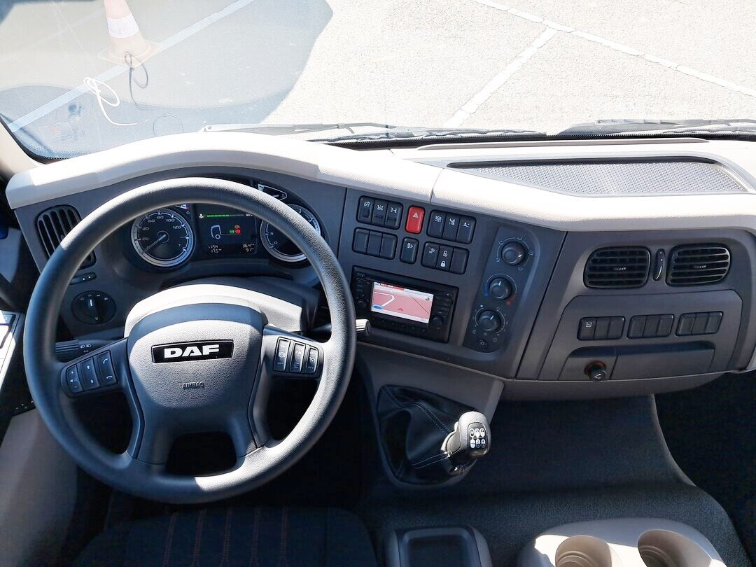 Photo d'intérieur 1: Châssis cabine neuf DAF LF 290 FA 4x2 LF 290 FA 4x2, Nebenantrieb, Navi
