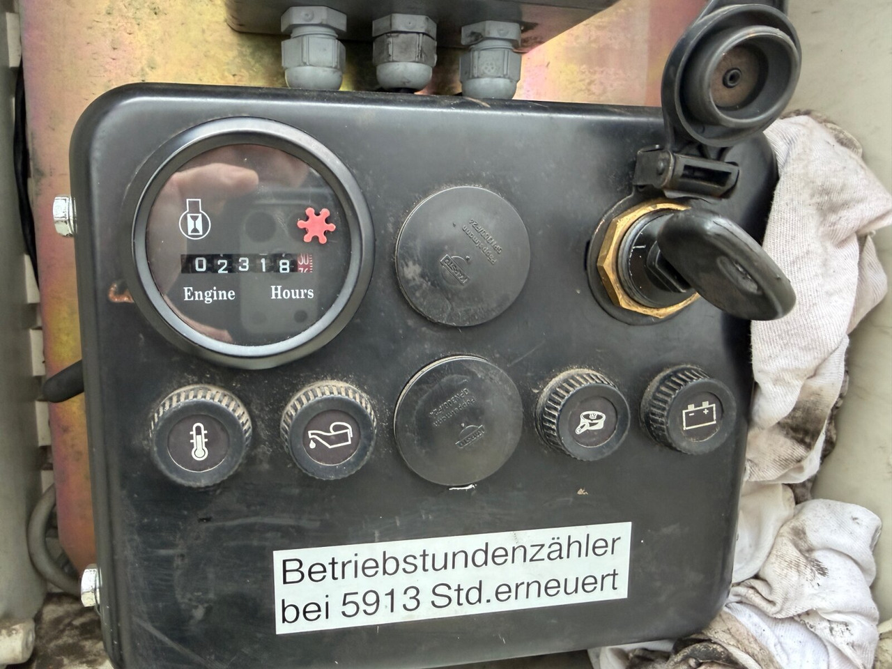 Faehndrich AG TKS-Z13 Asphaltkocher Faehndrich AG TKS-Z13 Asphaltkocher - Répandeuse: photos 2 Faehndrich AG TKS-Z13 Asphaltkocher Faehndrich AG TKS-Z13 Asphaltkocher - Répandeuse: photos 2