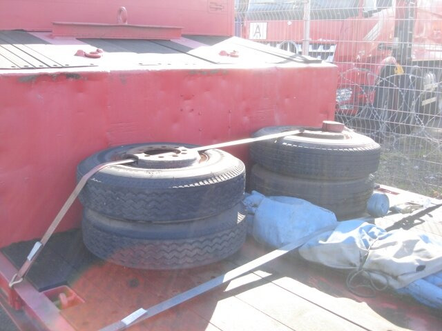 Goldhofer STZ -TL3-32/80 Goldhofer STZ-TL3-32/80 Nutzlast: 35 to., 5,85 m Tiefbett - Semi-remorque surbaissé: photos 5 Goldhofer STZ -TL3-32/80 Goldhofer STZ-TL3-32/80 Nutzlast: 35 to., 5,85 m Tiefbett - Semi-remorque surbaissé: photos 5