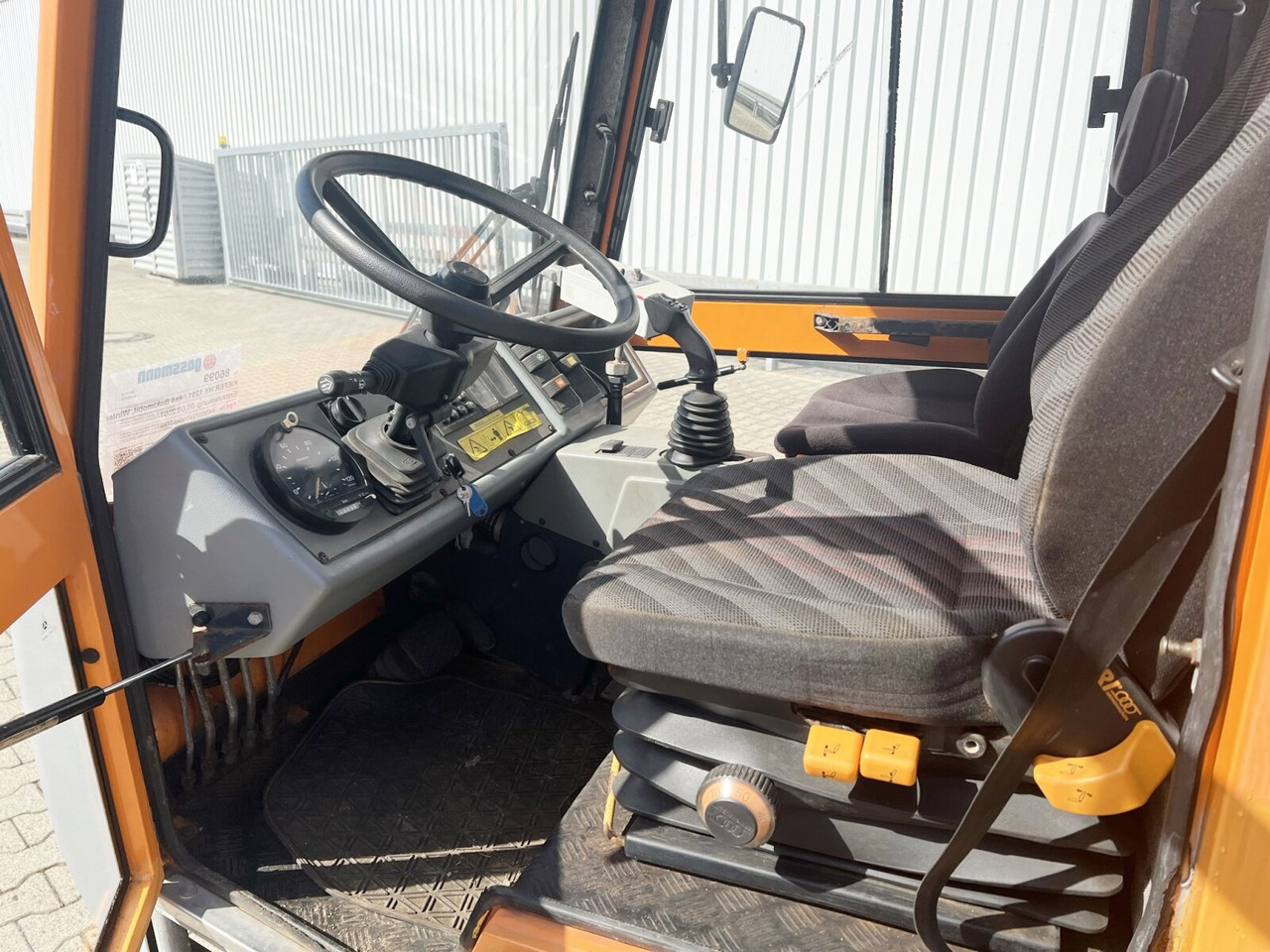 HY 1251 / 4x4 Bokimobil, Winterdienst, Kehr/Saugmaschine KIEFER HY 1251 / 4x4 Bokimobil, Winterdienst - Tracteur communal: photos 5 HY 1251 / 4x4 Bokimobil, Winterdienst, Kehr/Saugmaschine KIEFER HY 1251 / 4x4 Bokimobil, Winterdienst - Tracteur communal: photos 5