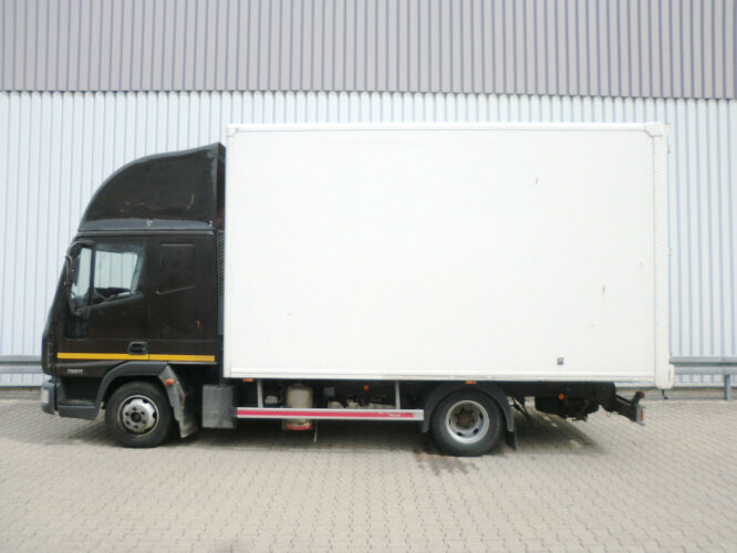 Iveco EuroCargo 75 E 17/4x2 EuroCargo 75 E 17/4x2, 6x VORHANDEN! - Camion fourgon: photos 4 Iveco EuroCargo 75 E 17/4x2 EuroCargo 75 E 17/4x2, 6x VORHANDEN! - Camion fourgon: photos 4