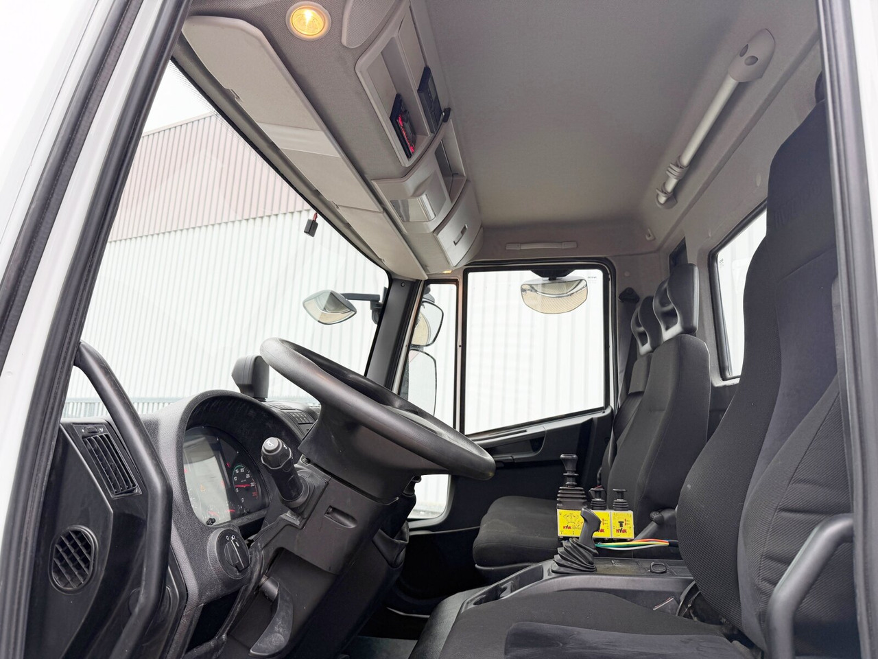 Iveco EuroCargo ML120E22 4x2 EuroCargo ML120E22 4x2, City-Abroller - Camion ampliroll: photos 2 Iveco EuroCargo ML120E22 4x2 EuroCargo ML120E22 4x2, City-Abroller - Camion ampliroll: photos 2