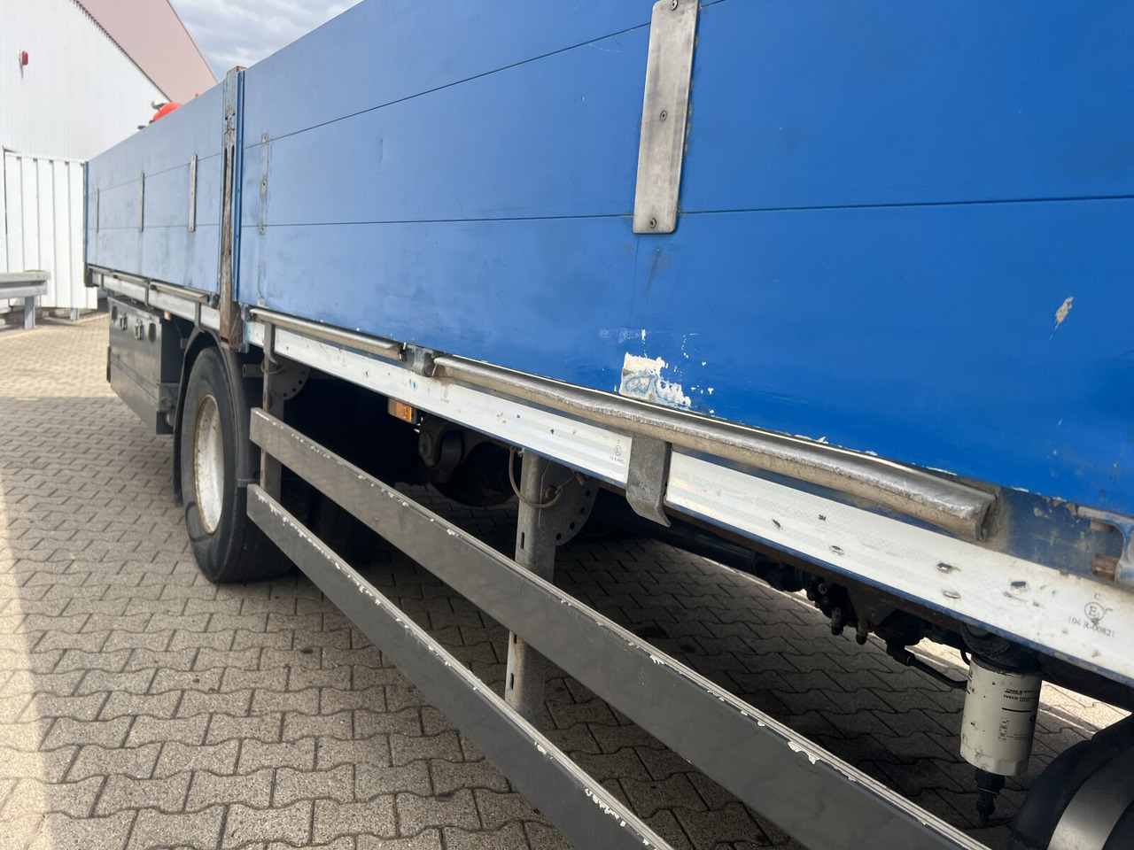 Iveco EuroCargo ML140E25/P 4x2 EuroCargo ML140E25/P 4x2, EEV, 6-Zylinder, 2x AHK - Camion plateau: photos 3 Iveco EuroCargo ML140E25/P 4x2 EuroCargo ML140E25/P 4x2, EEV, 6-Zylinder, 2x AHK - Camion plateau: photos 3