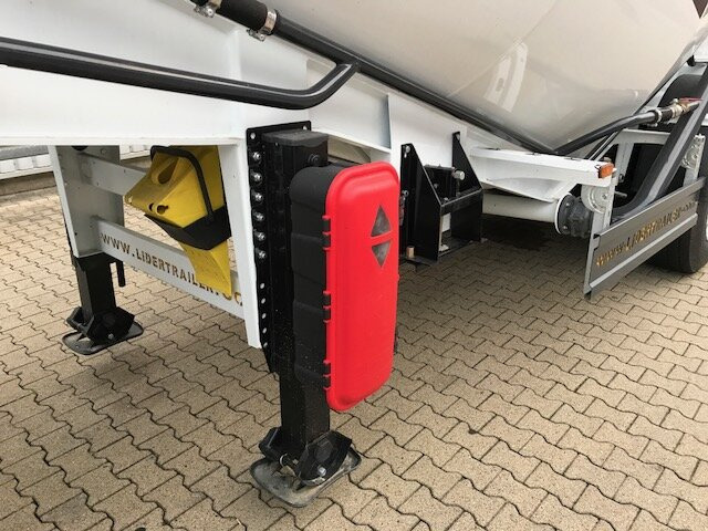 LIDER LD07 LIDER LD07, ca.35m³, 30-60m³ - Citerne pulvérulente: photos 3 LIDER LD07 LIDER LD07, ca.35m³, 30-60m³ - Citerne pulvérulente: photos 3