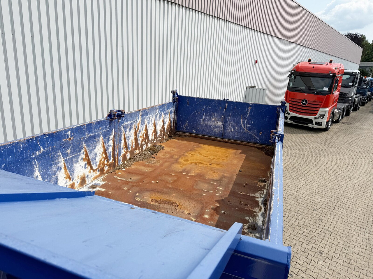 MAN 27.403 6x6 BB 27.403 6x6 BB, EX-THW - Camion benne: photos 2 MAN 27.403 6x6 BB 27.403 6x6 BB, EX-THW - Camion benne: photos 2