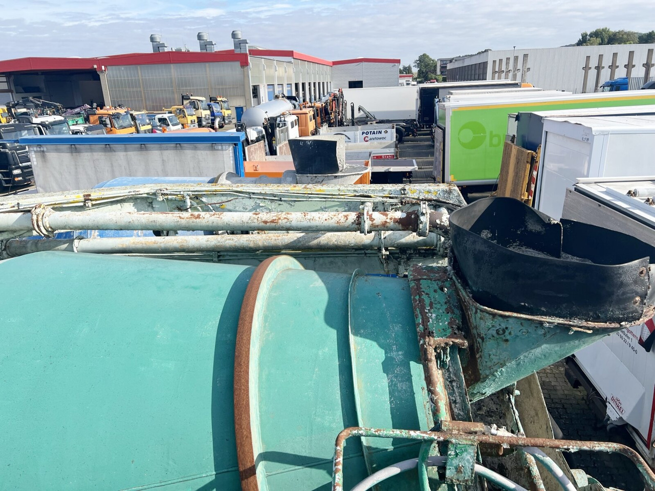 MAN 33.292 8x4 33.292 8x4 Mischer Stetter 7m³ mit Pumpe Schwing 21m, 6-Zylinder - Camion malaxeur: photos 2 MAN 33.292 8x4 33.292 8x4 Mischer Stetter 7m³ mit Pumpe Schwing 21m, 6-Zylinder - Camion malaxeur: photos 2