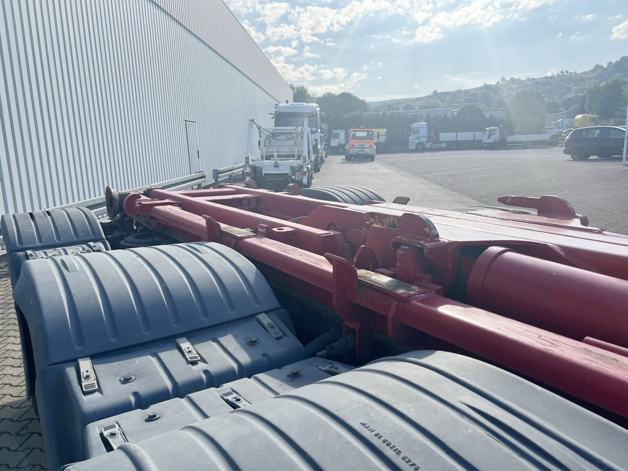 MAN TGA 25.530 8x4-4 BL, Lift-/Lenkachse TGA 25.530 8x4-4 BL, Lift-/Lenkachse - Camion ampliroll: photos 2 MAN TGA 25.530 8x4-4 BL, Lift-/Lenkachse TGA 25.530 8x4-4 BL, Lift-/Lenkachse - Camion ampliroll: photos 2