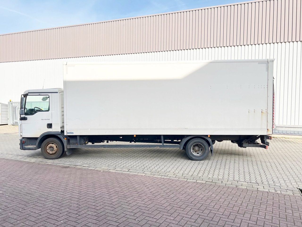 MAN TGL 12.250/340 4X2 BL TGL 12.250/340 4X2 BL mit Dhollandia LBW, 42 cbm - Camion fourgon: photos 2 MAN TGL 12.250/340 4X2 BL TGL 12.250/340 4X2 BL mit Dhollandia LBW, 42 cbm - Camion fourgon: photos 2