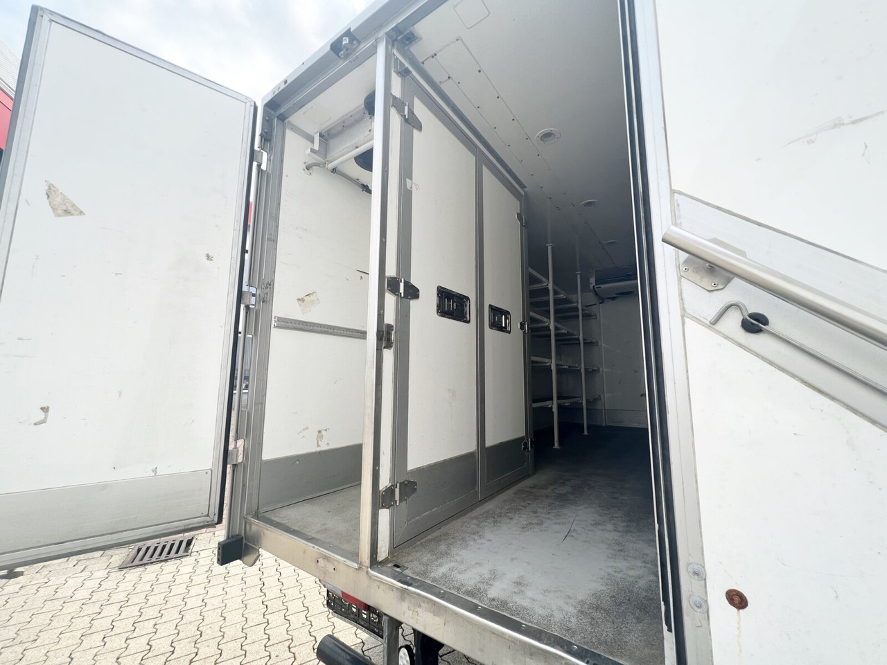 MAN TGL 8.180 4x2 BL TGL 8.180 4x2 BL, Kühlkoffer, Carrier Supra 850Mi - Camion frigorifique: photos 5 MAN TGL 8.180 4x2 BL TGL 8.180 4x2 BL, Kühlkoffer, Carrier Supra 850Mi - Camion frigorifique: photos 5