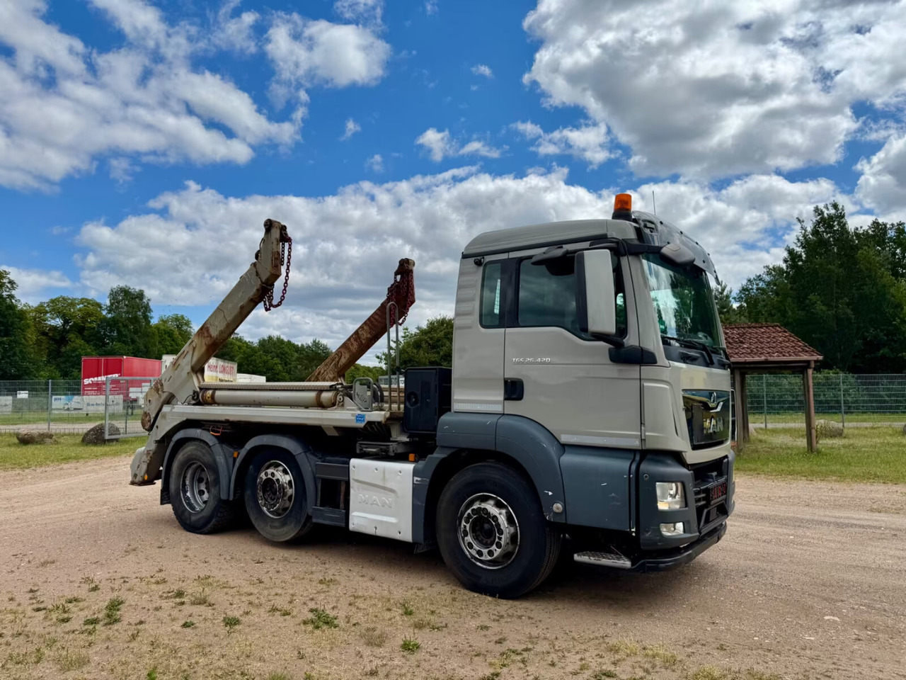 MAN TGS 26.420 6X2/4 BL TGS 26.420 6X2/4 BL, Lenk-/Liftachse, Tele-Absetzer, Funk - Camion multibenne: photos 1 MAN TGS 26.420 6X2/4 BL TGS 26.420 6X2/4 BL, Lenk-/Liftachse, Tele-Absetzer, Funk - Camion multibenne: photos 1