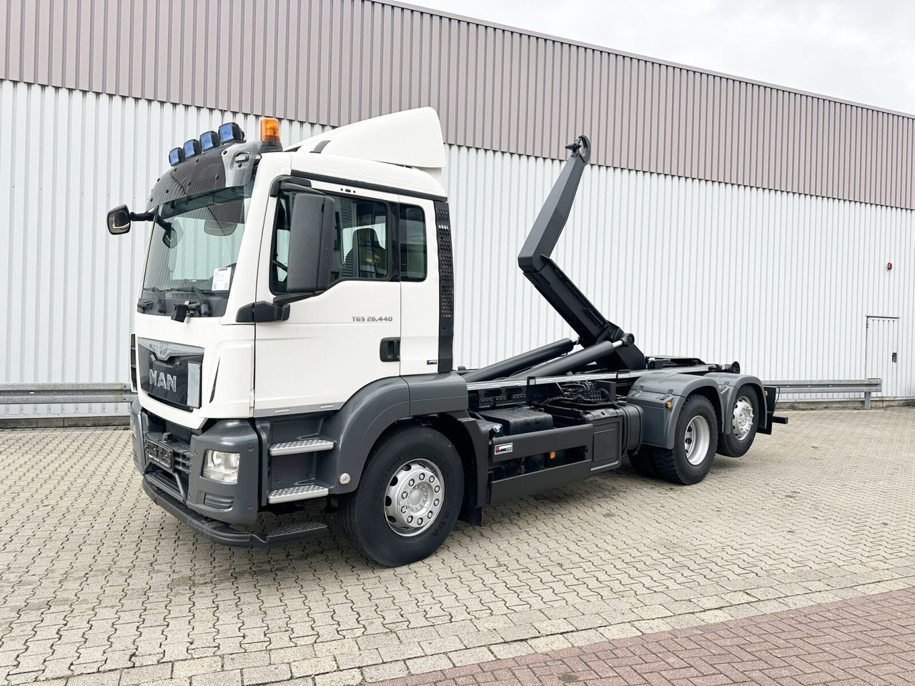 MAN TGS 26.440 6x2 BL TGS 26.440 6x2 BL - Camion ampliroll: photos 1 MAN TGS 26.440 6x2 BL TGS 26.440 6x2 BL - Camion ampliroll: photos 1