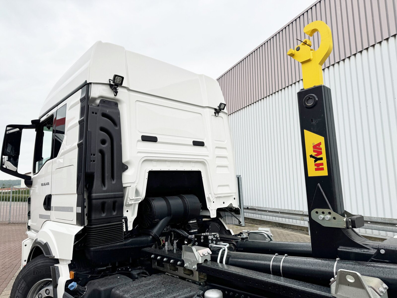 MAN TGS 26.470 6x2-4 LL CH TGS 26.470 6x2-4 LL CH, Retarder, Navi, Lenk-/Liftachse - Camion ampliroll: photos 2 MAN TGS 26.470 6x2-4 LL CH TGS 26.470 6x2-4 LL CH, Retarder, Navi, Lenk-/Liftachse - Camion ampliroll: photos 2