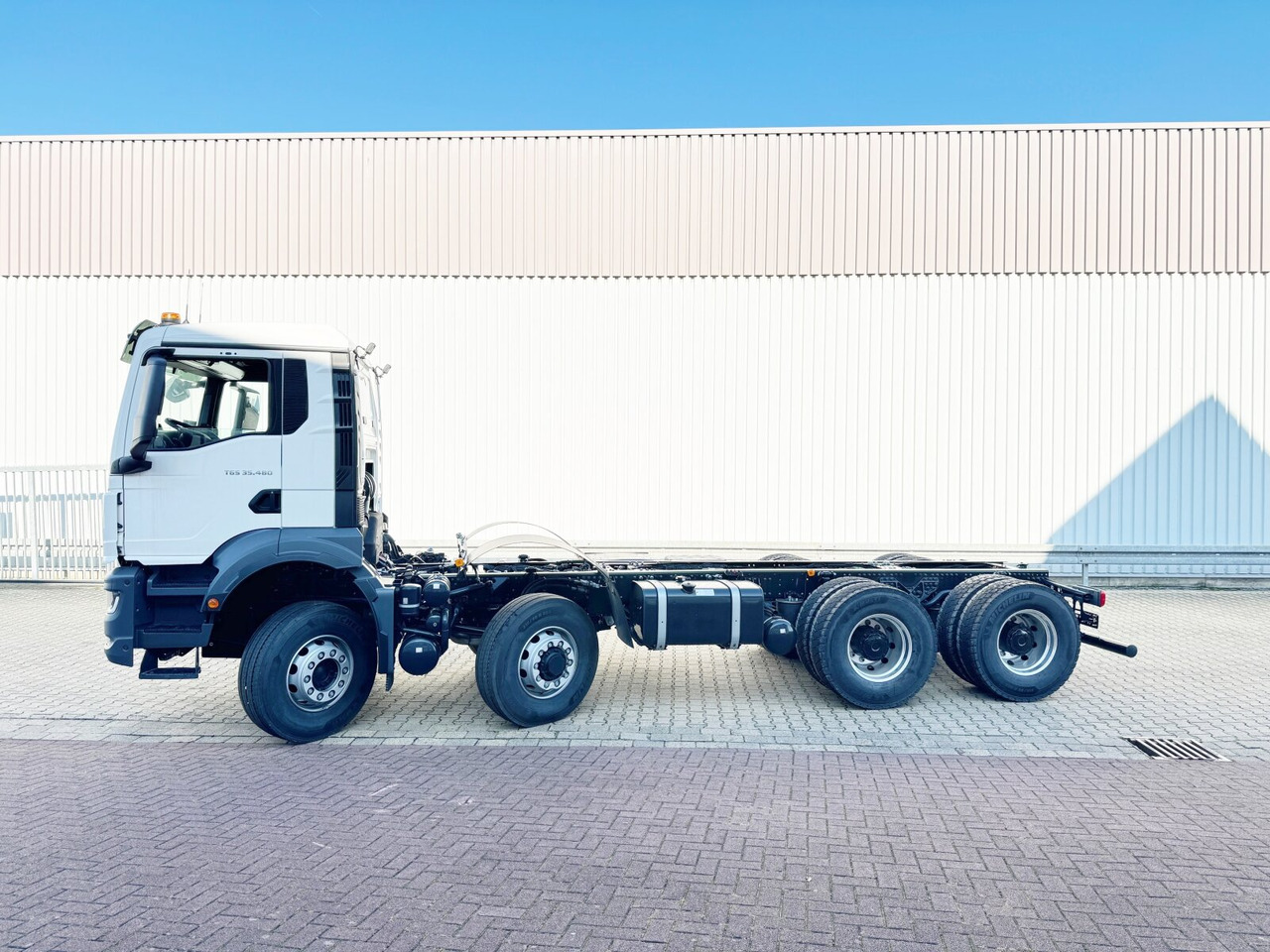 MAN TGS 35.480 8x6H BL CH TGS 35.480 8x6H BL CH, HydroDrive, Navi, Meiller 3-Seiten Kipper - Camion benne: photos 2 MAN TGS 35.480 8x6H BL CH TGS 35.480 8x6H BL CH, HydroDrive, Navi, Meiller 3-Seiten Kipper - Camion benne: photos 2