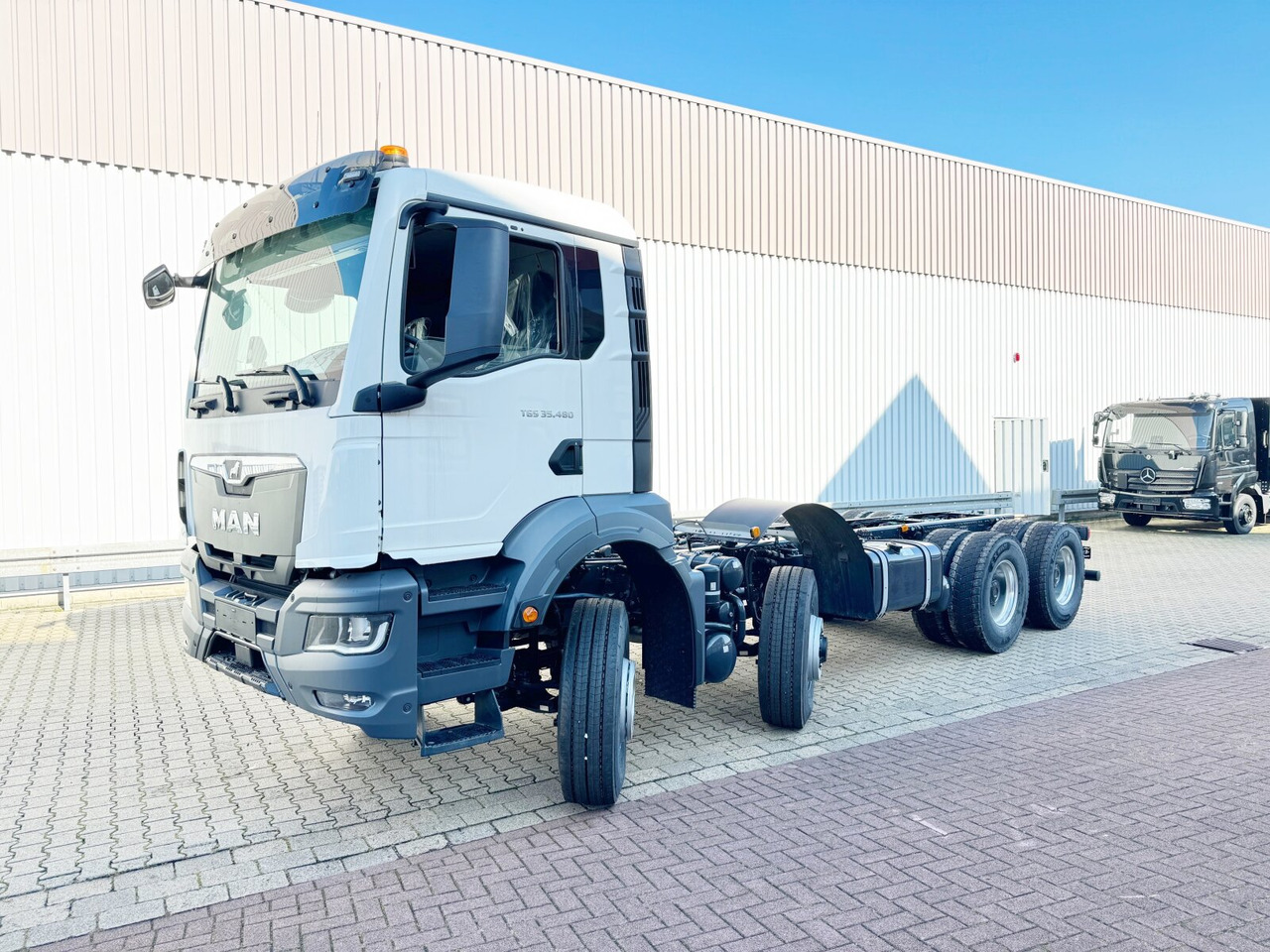 MAN TGS 35.480 8x6H BL CH TGS 35.480 8x6H BL CH, HydroDrive, Navi, Nebenantrieb - Châssis cabine: photos 1 MAN TGS 35.480 8x6H BL CH TGS 35.480 8x6H BL CH, HydroDrive, Navi, Nebenantrieb - Châssis cabine: photos 1