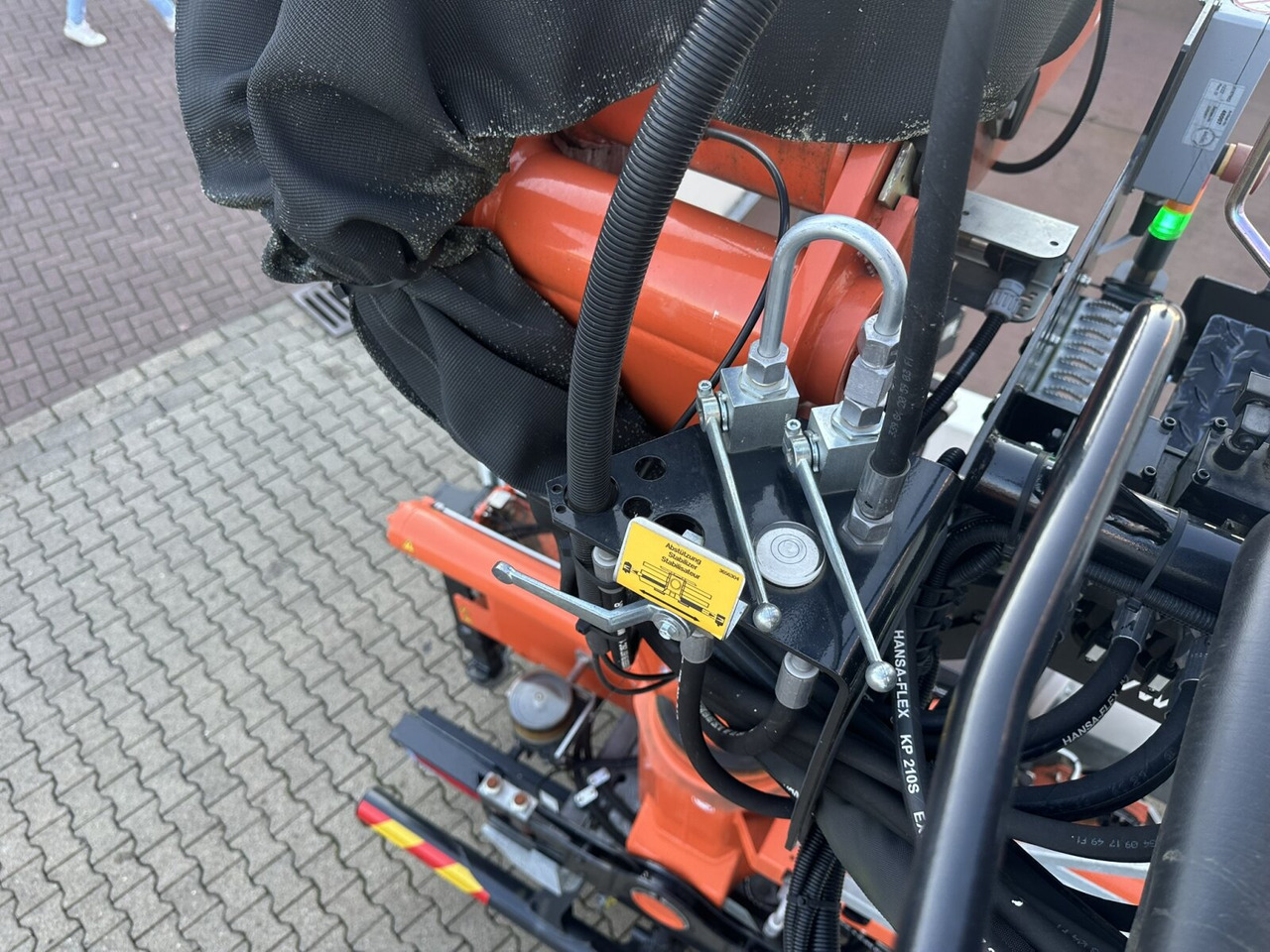 MAN TGX 26.470 6x2-4 BL TGX 26.470 6x2-4 BL, Lenk-/Liftachse, Retarder, Navi, Heckkran Atlas AK 170.2-A2 - Camion grue, Camion plateau: photos 3 MAN TGX 26.470 6x2-4 BL TGX 26.470 6x2-4 BL, Lenk-/Liftachse, Retarder, Navi, Heckkran Atlas AK 170.2-A2 - Camion grue, Camion plateau: photos 3