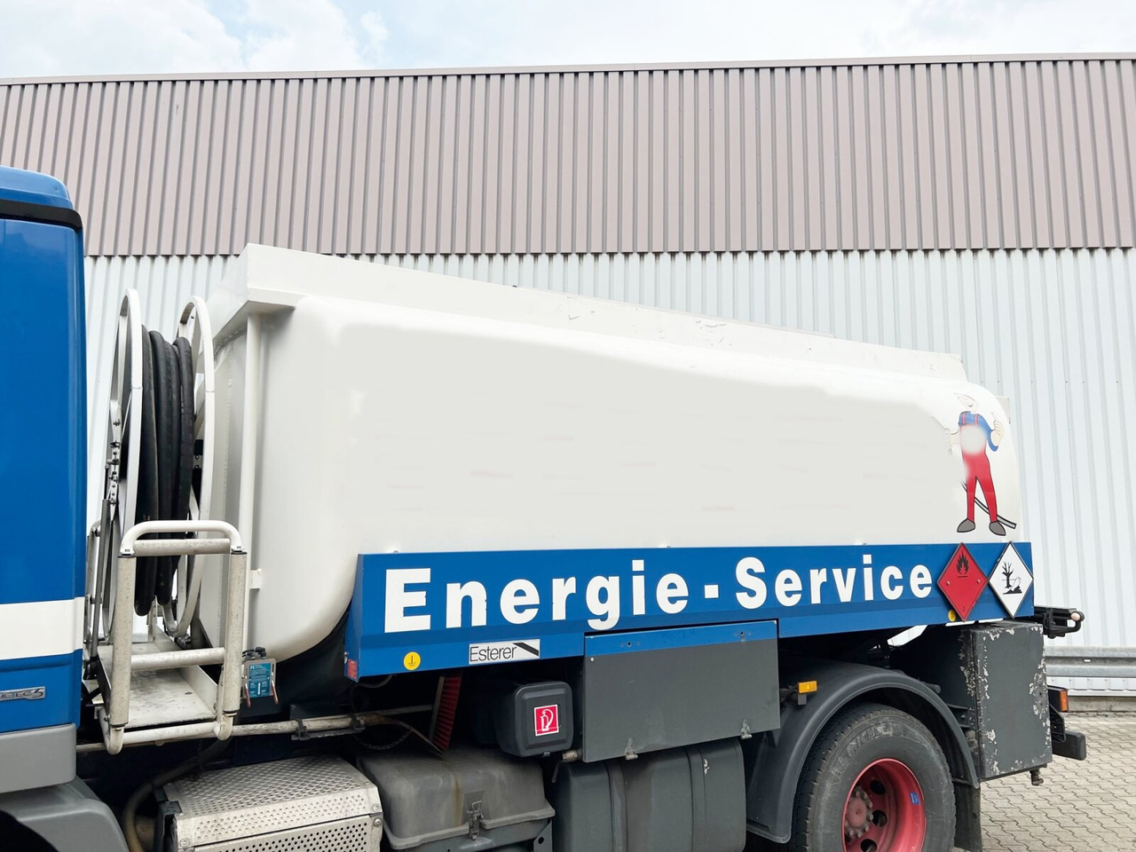 Mercedes-Benz Actros 1841 L 4x2 Actros 1841 L 4x2, Esterer-Tankaufbau, 3 Kammern, 14.000l, ADR - Camion citerne: photos 5 Mercedes-Benz Actros 1841 L 4x2 Actros 1841 L 4x2, Esterer-Tankaufbau, 3 Kammern, 14.000l, ADR - Camion citerne: photos 5