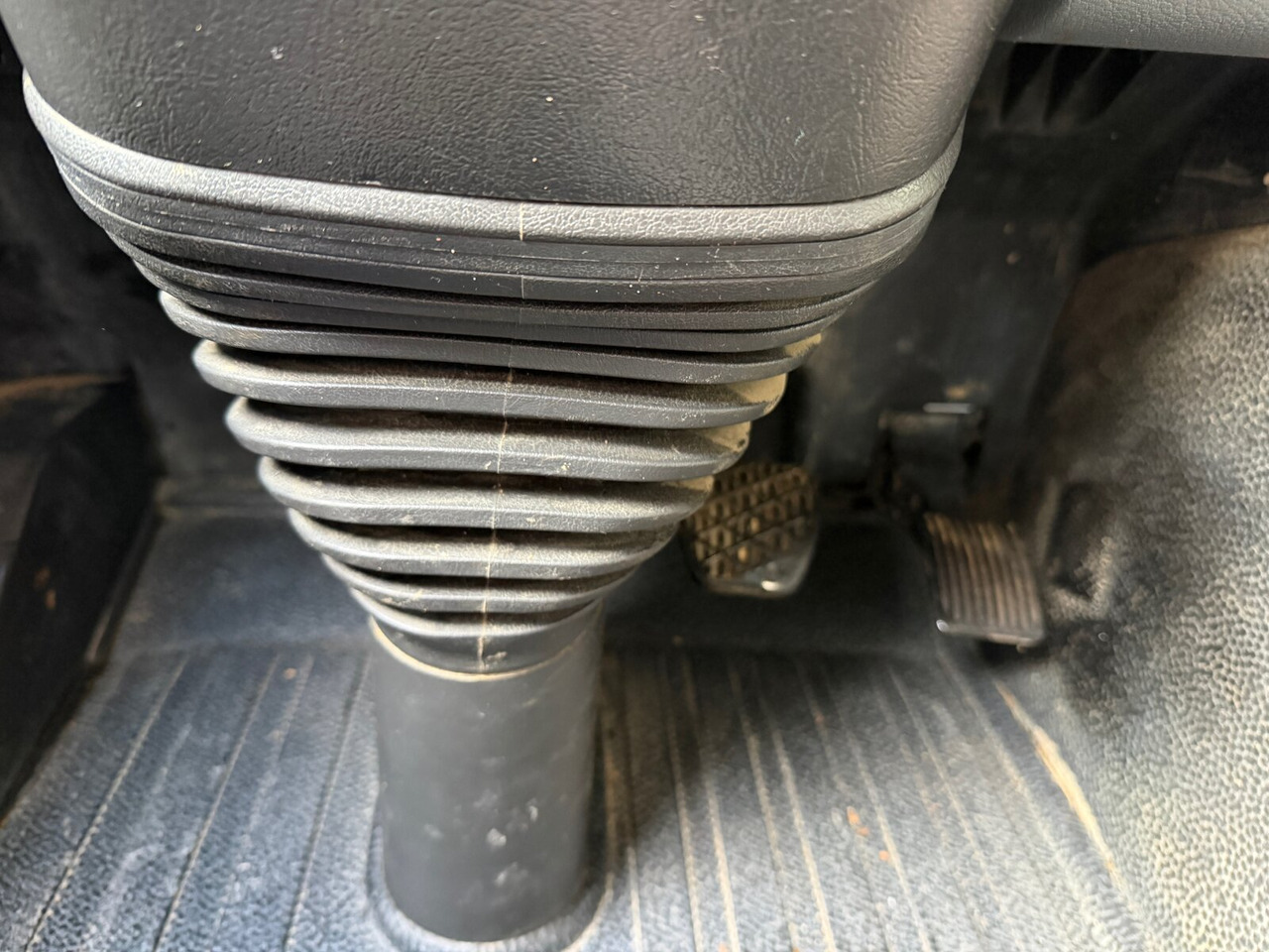 Mercedes-Benz Actros 2644 L 6x4 Actros 2644 L 6x4 - Camion ampliroll: photos 3 Mercedes-Benz Actros 2644 L 6x4 Actros 2644 L 6x4 - Camion ampliroll: photos 3