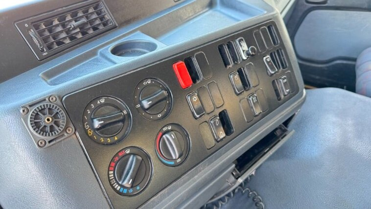 Mercedes-Benz Actros 3343 AK 6x6 - Camion benne: photos 3 Mercedes-Benz Actros 3343 AK 6x6 - Camion benne: photos 3