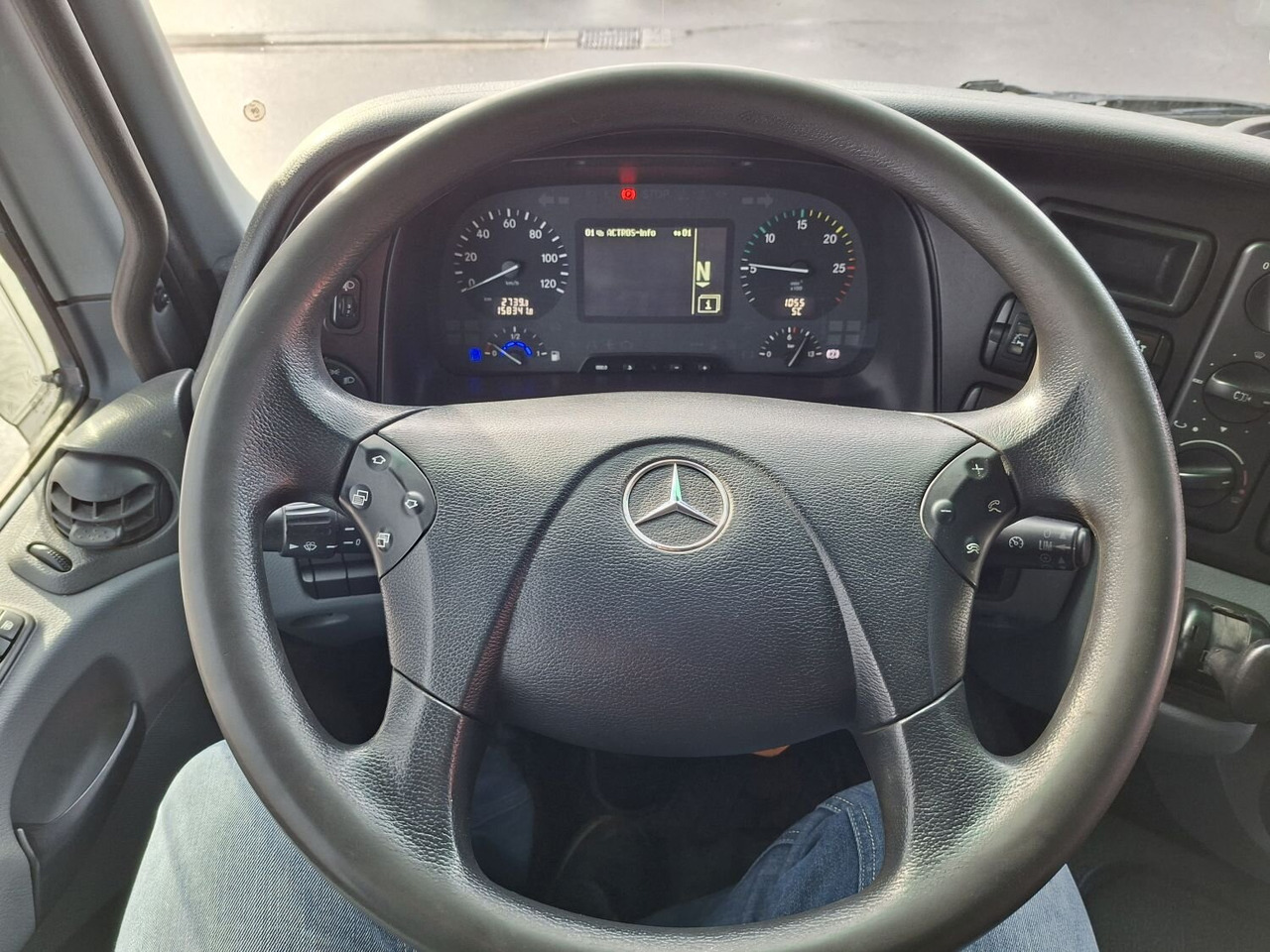 Mercedes-Benz Actros 4146 K 8x4/4 Actros 4146 K 8x4/4, Retarder, Kran Hiab XS 477 E-7 HiPro, Flyjib, Seilwinde, Funk - Camion ampliroll, Camion grue: photos 4 Mercedes-Benz Actros 4146 K 8x4/4 Actros 4146 K 8x4/4, Retarder, Kran Hiab XS 477 E-7 HiPro, Flyjib, Seilwinde, Funk - Camion ampliroll, Camion grue: photos 4