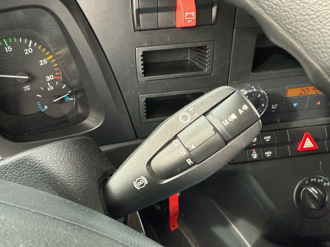 Mercedes-Benz Arocs 1827/30 A 4x4 Arocs 1827/30 A 4x4, Ex-! - Camion plateau: photos 4 Mercedes-Benz Arocs 1827/30 A 4x4 Arocs 1827/30 A 4x4, Ex-! - Camion plateau: photos 4