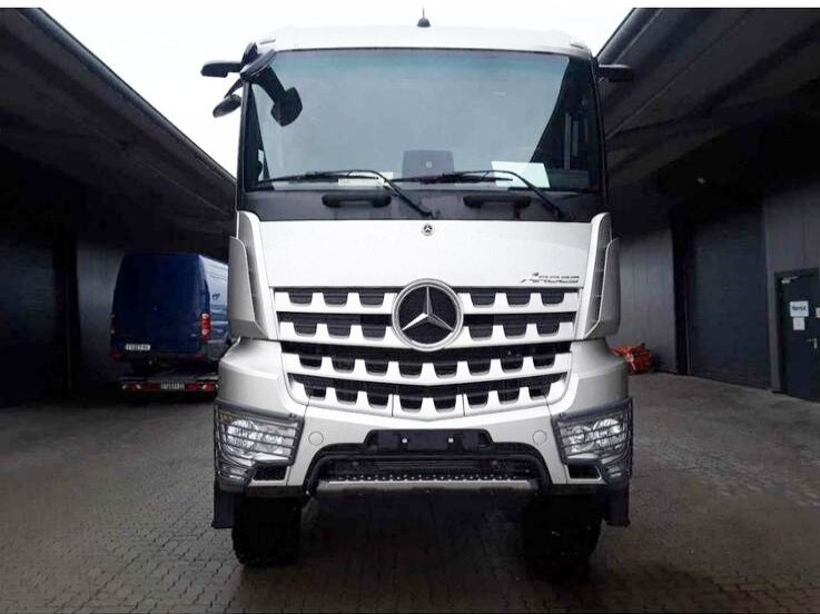 Mercedes-Benz Arocs 2053 A 4x4 Arocs 2053 A 4x4, Grounder, MirrorCam, Multimedia Cockpit, Navi - Châssis cabine: photos 2 Mercedes-Benz Arocs 2053 A 4x4 Arocs 2053 A 4x4, Grounder, MirrorCam, Multimedia Cockpit, Navi - Châssis cabine: photos 2