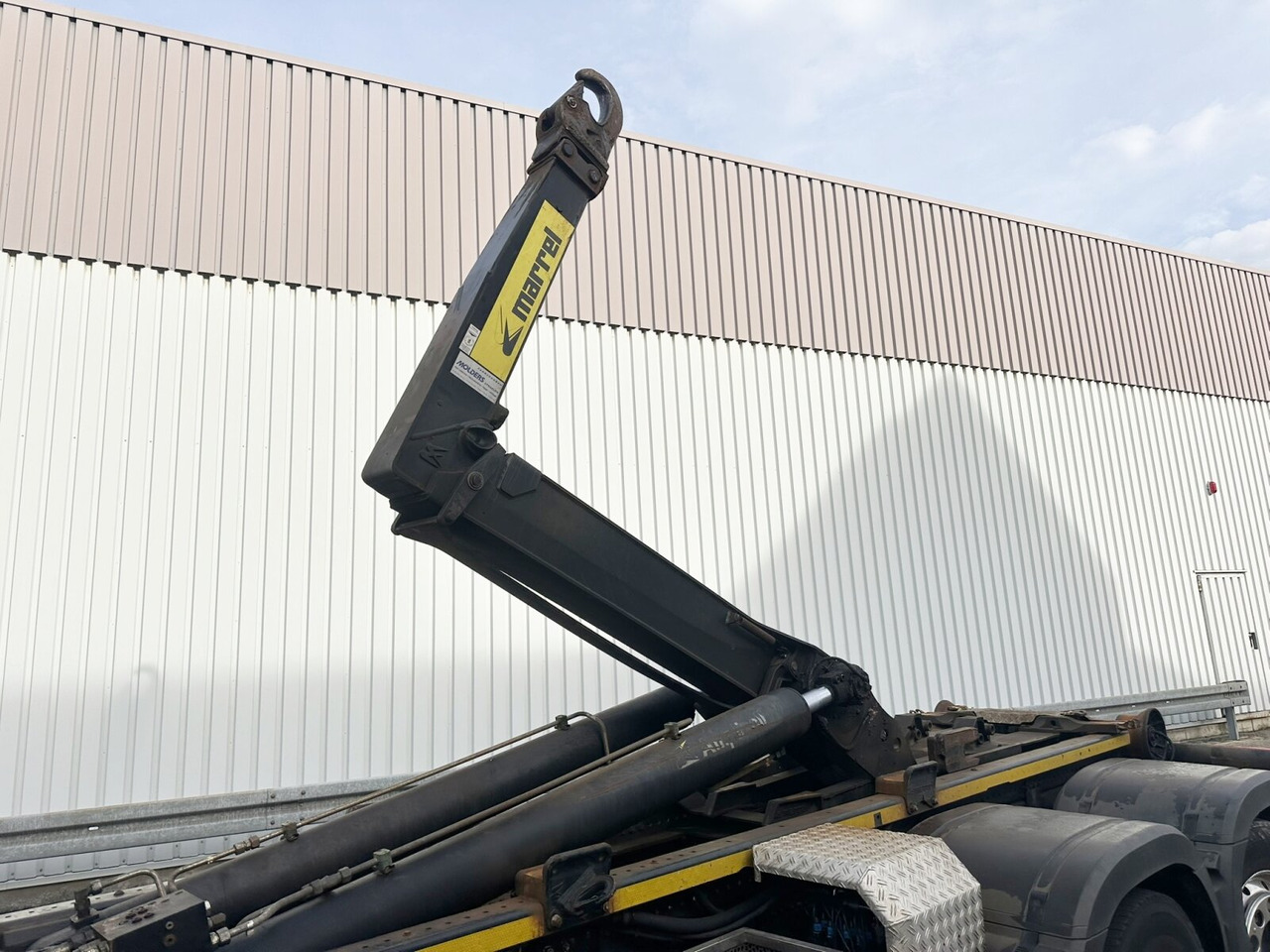 Mercedes-Benz Arocs 2552 L 6x2 Arocs 2552 L 6x2, Lenk-/Liftachse - Camion ampliroll: photos 3 Mercedes-Benz Arocs 2552 L 6x2 Arocs 2552 L 6x2, Lenk-/Liftachse - Camion ampliroll: photos 3