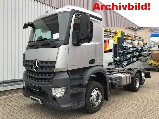 Mercedes-Benz Arocs 2553 L 6x2 Arocs 2553 L 6x2, Lenk-/liftachse, Navi, MultimediaCockpit, Motorabtrieb - Camion ampliroll: photos 1 Mercedes-Benz Arocs 2553 L 6x2 Arocs 2553 L 6x2, Lenk-/liftachse, Navi, MultimediaCockpit, Motorabtrieb - Camion ampliroll: photos 1