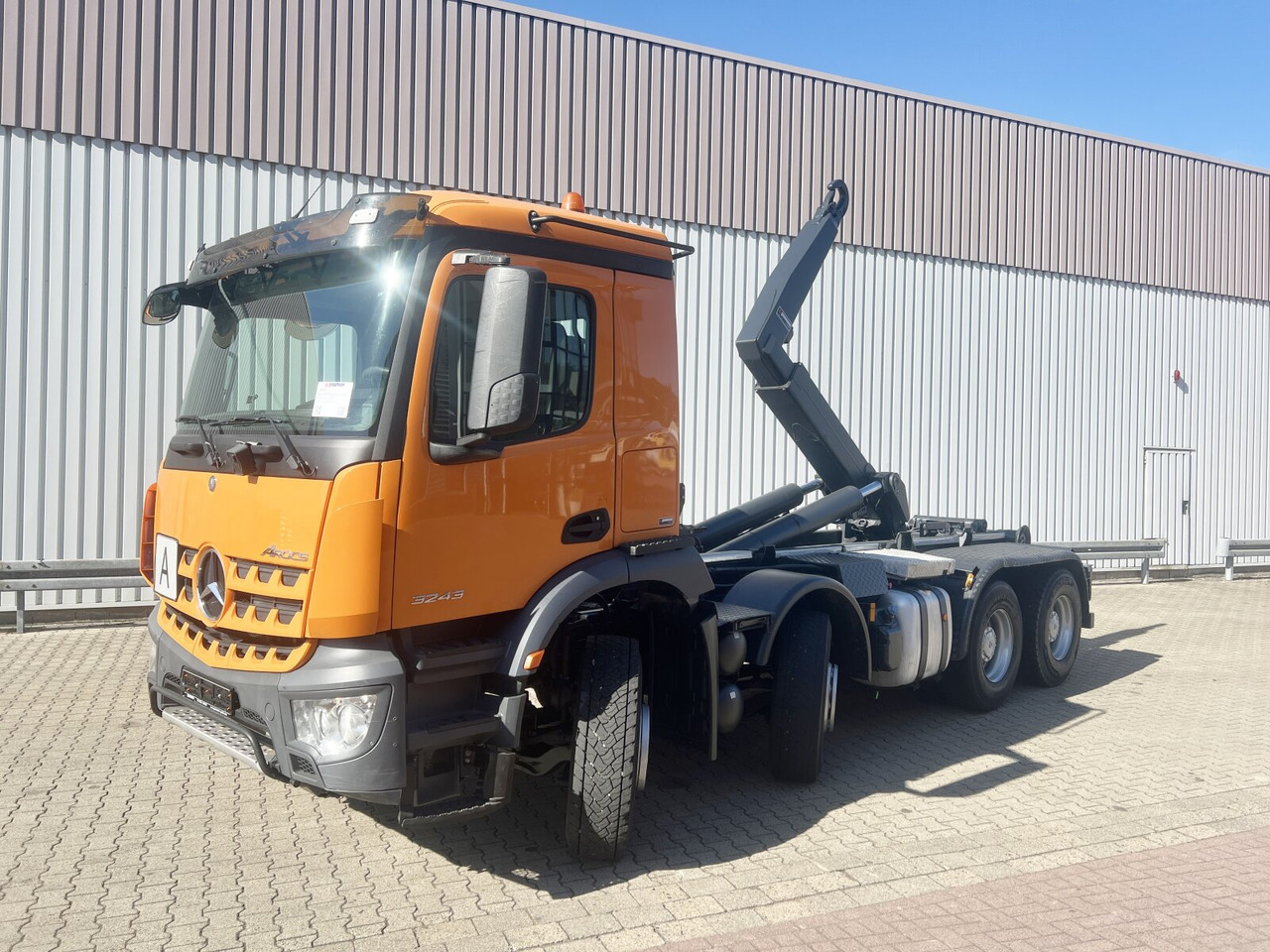 Mercedes-Benz Arocs 3243 LK 8x4/4 Arocs 3243 LK 8x4/4, Motorabtrieb - Camion ampliroll: photos 1 Mercedes-Benz Arocs 3243 LK 8x4/4 Arocs 3243 LK 8x4/4, Motorabtrieb - Camion ampliroll: photos 1