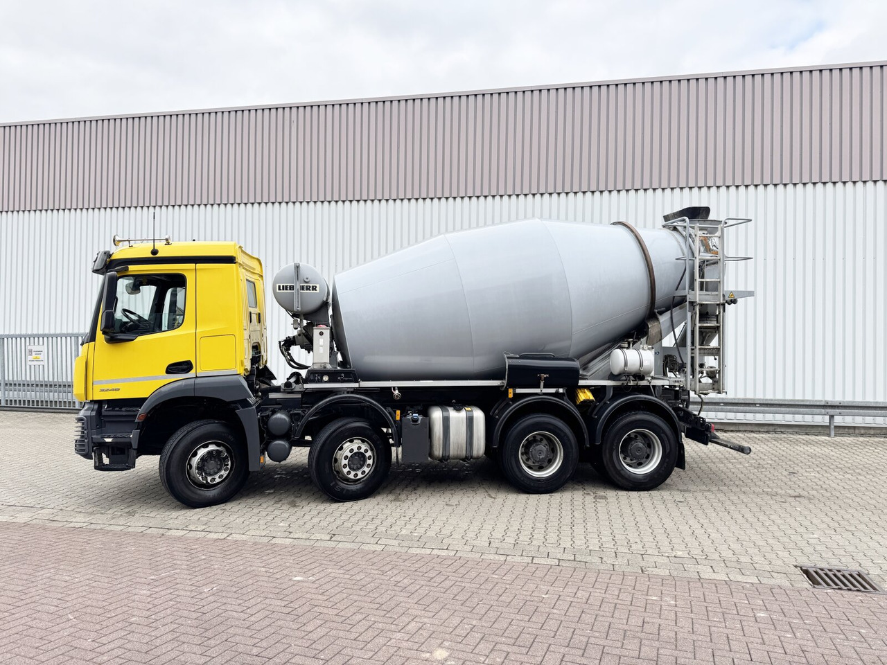 Mercedes-Benz Arocs 3246 B 8x4/4 Arocs 3246 B 8x4/4, Liebherr HTM 905 Mischer, 9m³, Multimedia Cockpit, Navi - Camion malaxeur: photos 3 Mercedes-Benz Arocs 3246 B 8x4/4 Arocs 3246 B 8x4/4, Liebherr HTM 905 Mischer, 9m³, Multimedia Cockpit, Navi - Camion malaxeur: photos 3