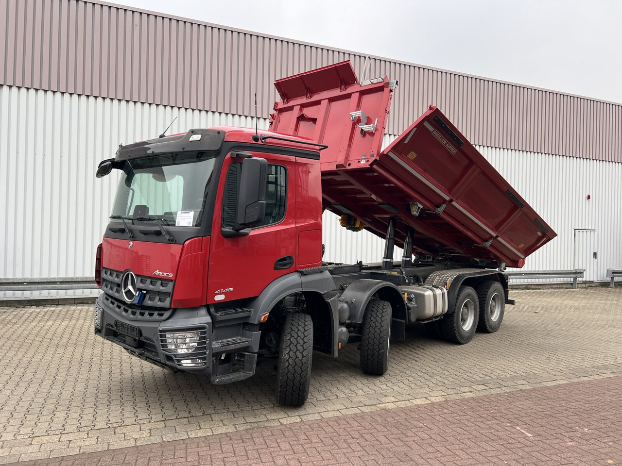 Mercedes-Benz Arocs 4146 K 8x4/4 Arocs 4146 K 8x4/4, Grounder, Multimedia Cockpit, Meiller Kipper, Bordmatik links - Camion benne: photos 1 Mercedes-Benz Arocs 4146 K 8x4/4 Arocs 4146 K 8x4/4, Grounder, Multimedia Cockpit, Meiller Kipper, Bordmatik links - Camion benne: photos 1