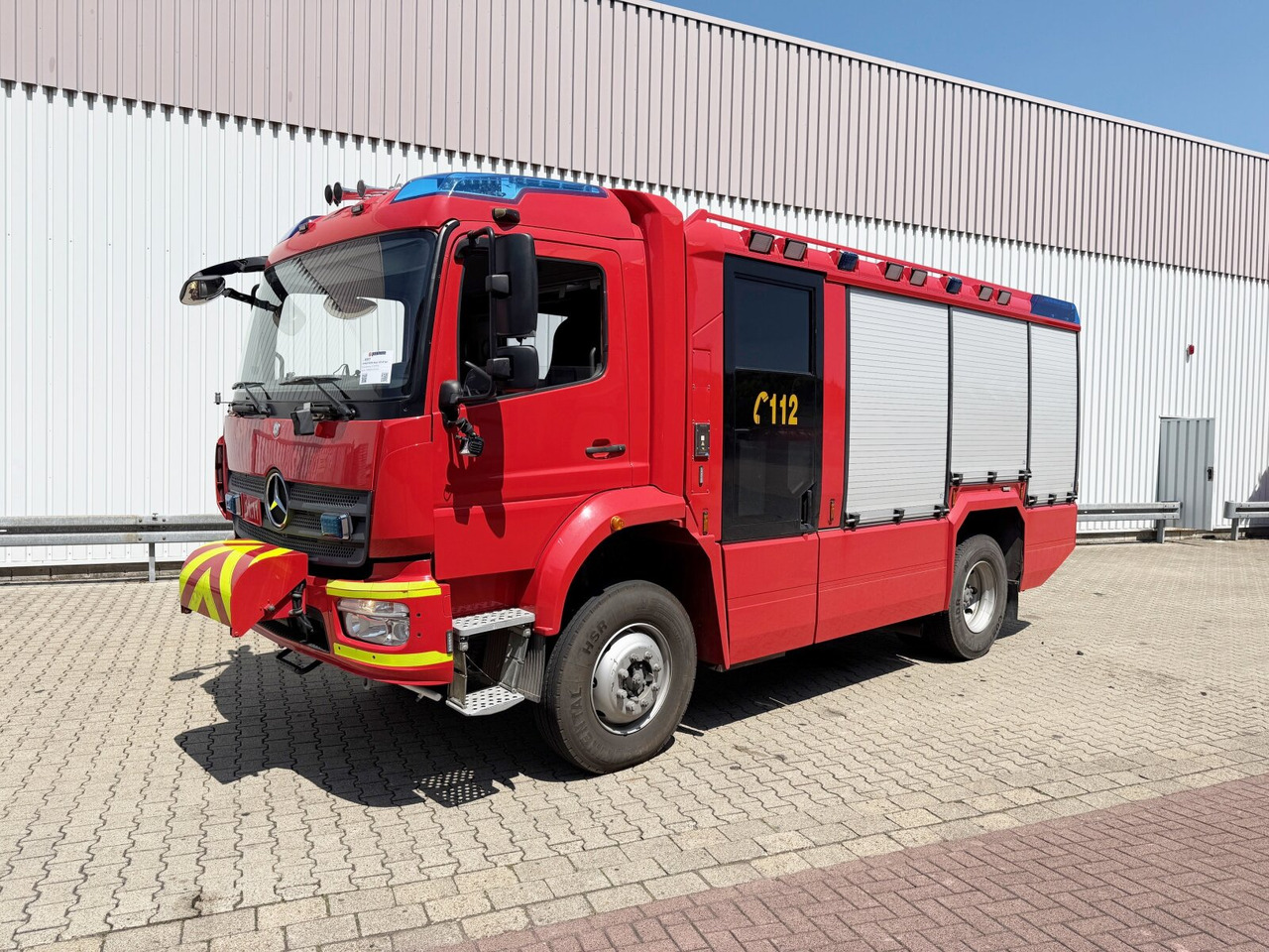 Mercedes-Benz Atego 1530 AF 4x4 Atego 1530 AF 4x4, Rosenbauer TLF, Retarder - Camion de pompier: photos 1 Mercedes-Benz Atego 1530 AF 4x4 Atego 1530 AF 4x4, Rosenbauer TLF, Retarder - Camion de pompier: photos 1