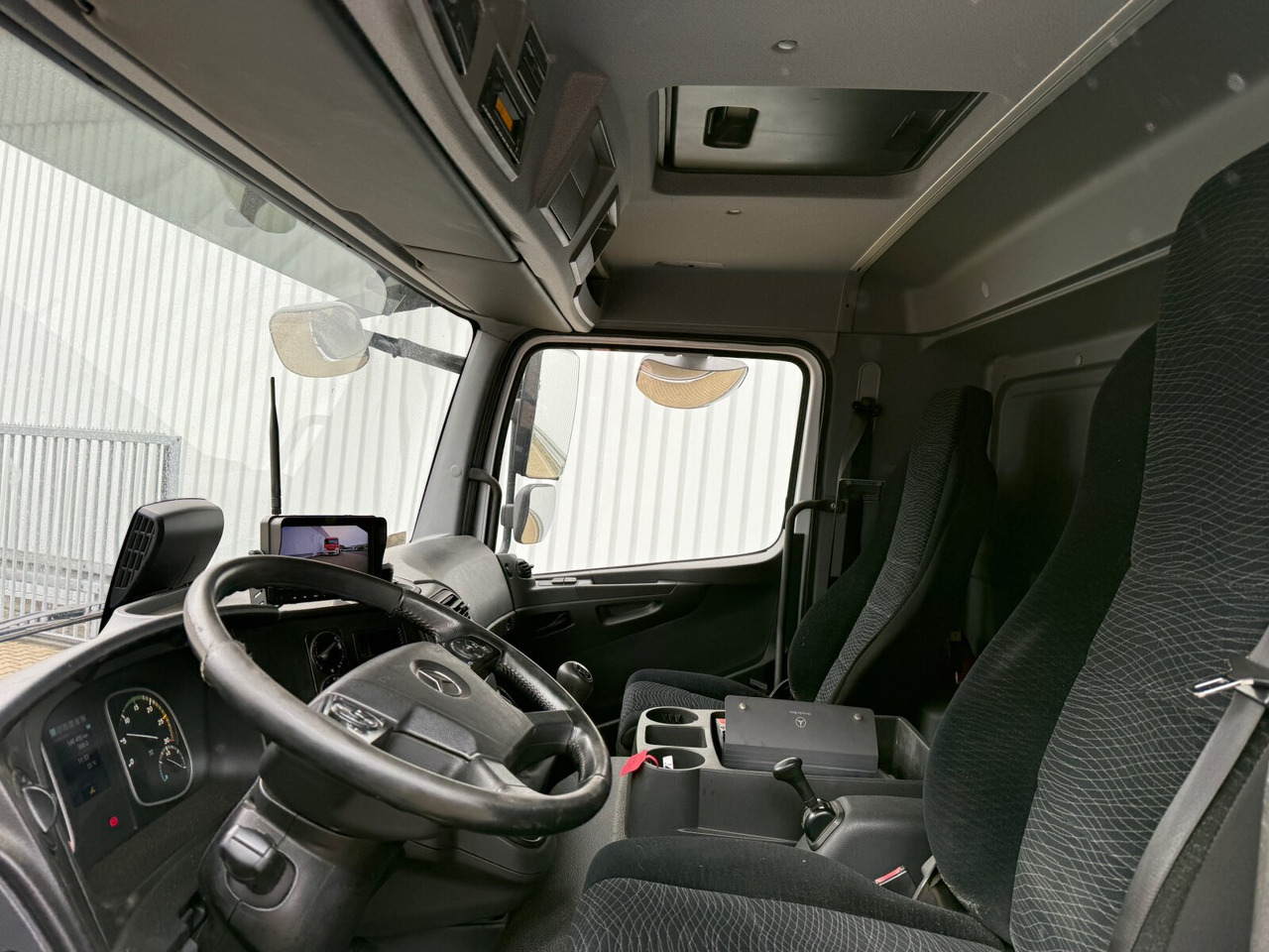 Mercedes-Benz Atego 1627 L 4x2 Atego 1627 L 4x2, 6-Zylinder, Motorabtrieb - Châssis cabine: photos 2 Mercedes-Benz Atego 1627 L 4x2 Atego 1627 L 4x2, 6-Zylinder, Motorabtrieb - Châssis cabine: photos 2