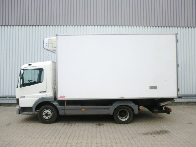 Camion frigorifique Mercedes-Benz Atego 815 4x2: photos 11
