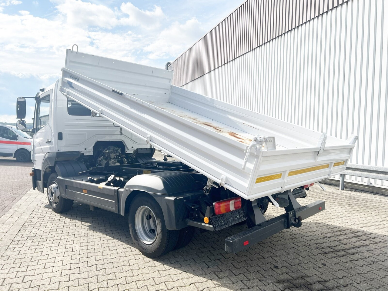 Camion benne Mercedes-Benz Atego 818/23 K 4x2 Atego 818/23 K 4x2, 2x AHK, Meiller-Kipper, mehrfach Vorhanden!: photos 8 Camion benne Mercedes-Benz Atego 818/23 K 4x2 Atego 818/23 K 4x2, 2x AHK, Meiller-Kipper, mehrfach Vorhanden!: photos 8