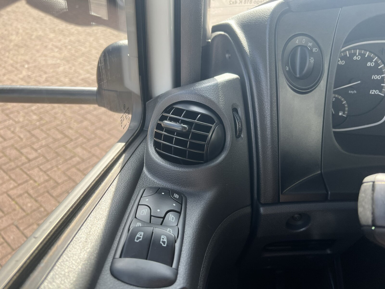 Camion benne Mercedes-Benz Atego 818/23 K 4x2 Atego 818/23 K 4x2, 2x AHK, Meiller-Kipper, mehrfach Vorhanden!: photos 4 Camion benne Mercedes-Benz Atego 818/23 K 4x2 Atego 818/23 K 4x2, 2x AHK, Meiller-Kipper, mehrfach Vorhanden!: photos 4