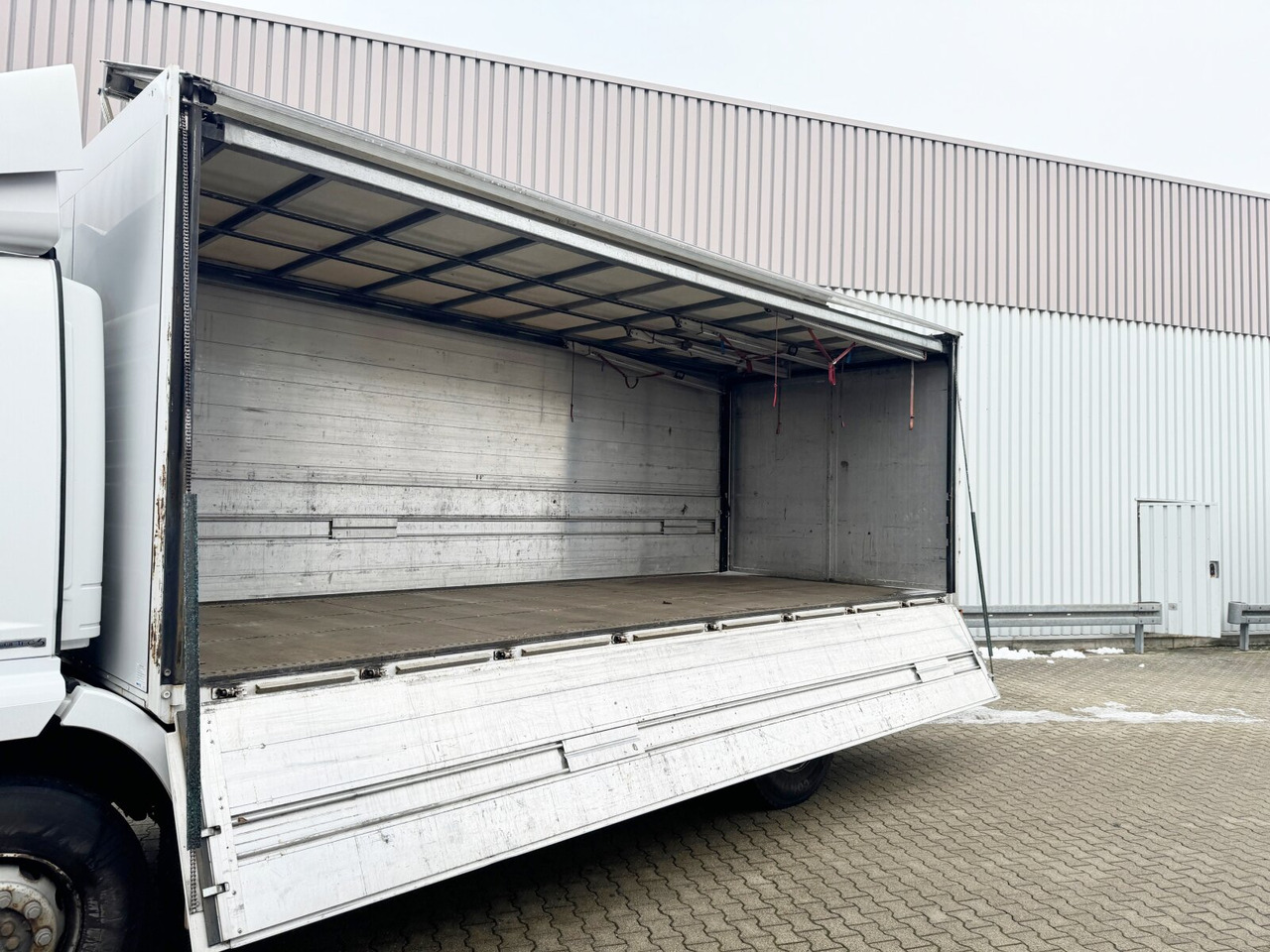Camion fourgon Mercedes-Benz Axor 1833 L 4x2 Axor 1833 L 4x2, Getränkekoffer: photos 12
