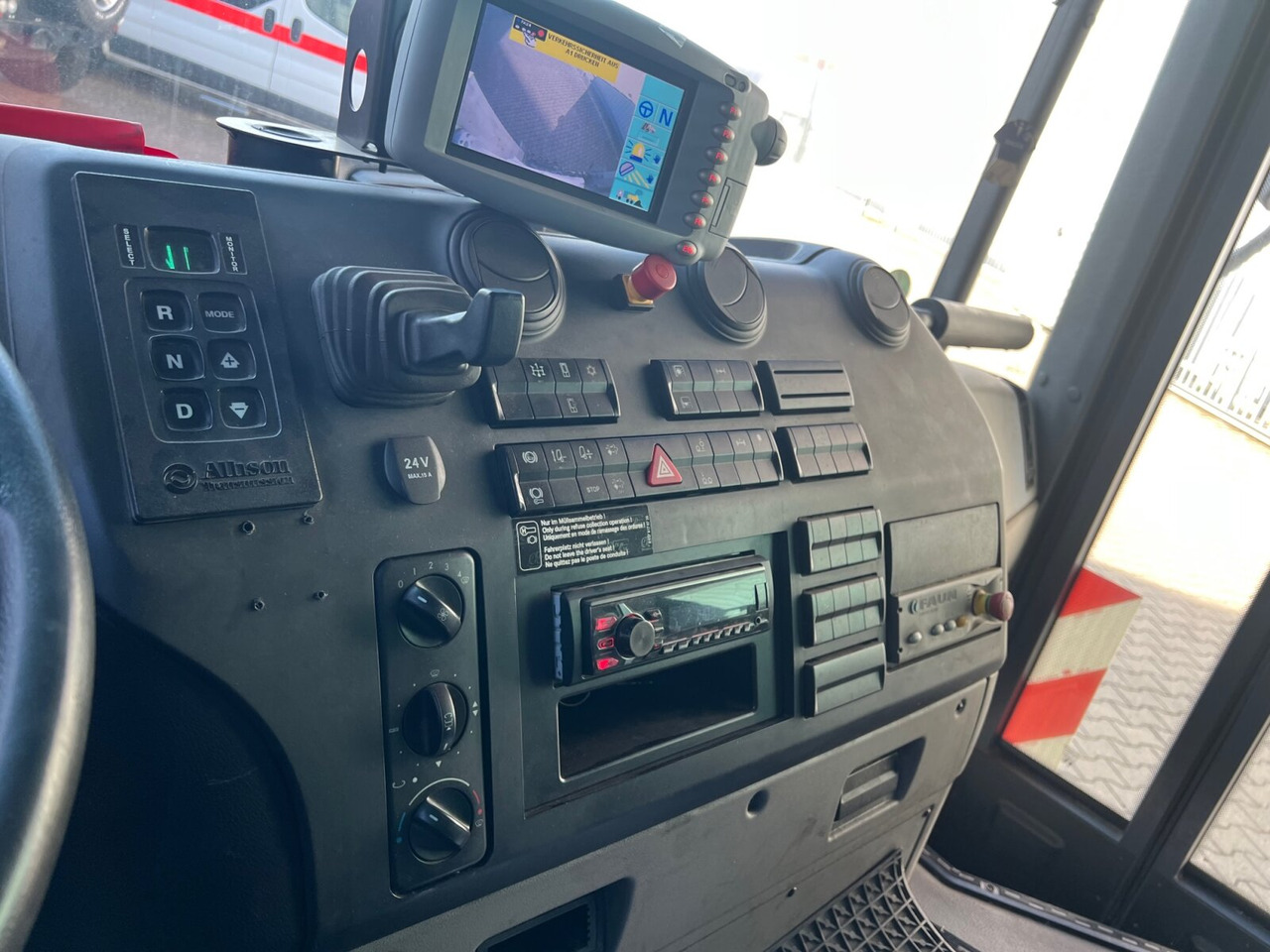 Châssis cabine Mercedes-Benz Econic 2635 LL 6x2/4 NLA Econic 2635 LL 6x2/4 NLA, Lenkachse, FAUN Rotopress 521L, Zöller-Schüttung: photos 5 Châssis cabine Mercedes-Benz Econic 2635 LL 6x2/4 NLA Econic 2635 LL 6x2/4 NLA, Lenkachse, FAUN Rotopress 521L, Zöller-Schüttung: photos 5