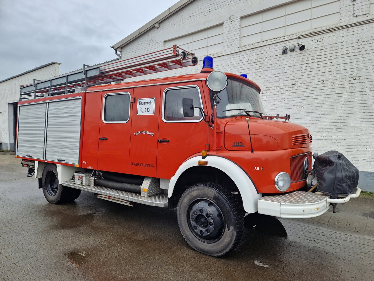 Mercedes-Benz LAF 1113 B 4x4 Doka LAF 1113 B 4x4 Doka, LF 16 TS - Ambulance: photos 1 Mercedes-Benz LAF 1113 B 4x4 Doka LAF 1113 B 4x4 Doka, LF 16 TS - Ambulance: photos 1
