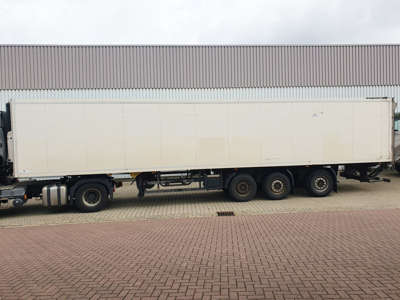 Semi-remorque frigorifique Schmitz Cargobull SKO 24 SKO 24, Carrier, LBW, Lift-/Lenkachse, 74 cbm: photos 8 Semi-remorque frigorifique Schmitz Cargobull SKO 24 SKO 24, Carrier, LBW, Lift-/Lenkachse, 74 cbm: photos 8