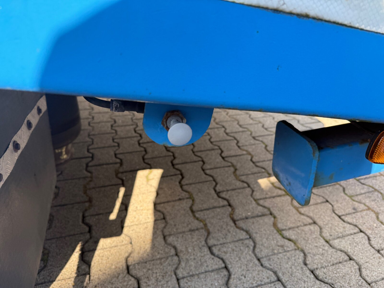 Scorpion 3-Achs Tiefladeanhänger Scorpion 3-Achs Tiefladeanhänger, Liftachse, pneumatische Auffahrrampen - Remorque porte-engin surbaissée: photos 4 Scorpion 3-Achs Tiefladeanhänger Scorpion 3-Achs Tiefladeanhänger, Liftachse, pneumatische Auffahrrampen - Remorque porte-engin surbaissée: photos 4