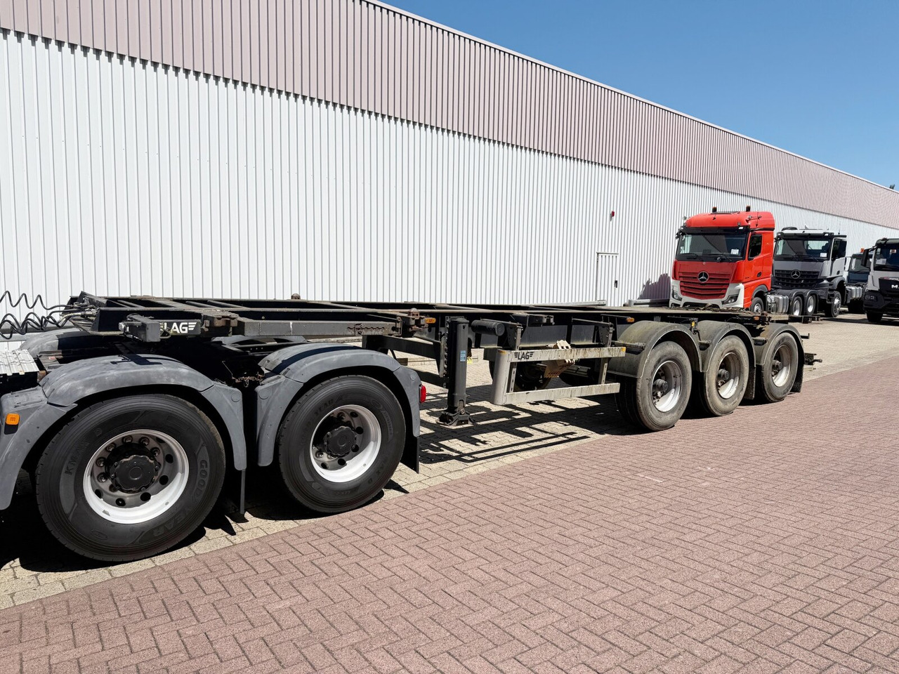 Lag 0-3-39 CD Containerchassis 0-3-39 CD Containerchassis, 20ft und 30ft, ADR - Semi-remorque: photos 1 Lag 0-3-39 CD Containerchassis 0-3-39 CD Containerchassis, 20ft und 30ft, ADR - Semi-remorque: photos 1