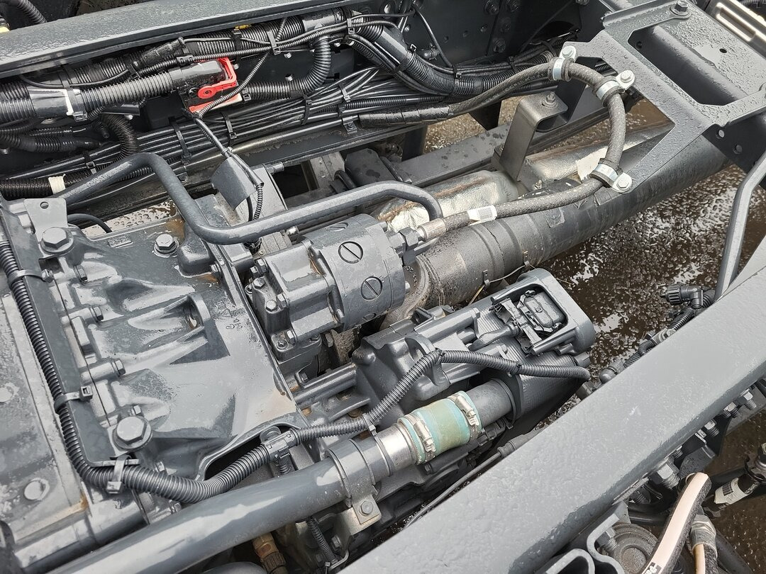 T-Way AT410T51 8x4 T-Way AT410T51 8x4, Retarder, Nebenantrieb, 4x VORHANDEN! - Châssis cabine: photos 4 T-Way AT410T51 8x4 T-Way AT410T51 8x4, Retarder, Nebenantrieb, 4x VORHANDEN! - Châssis cabine: photos 4