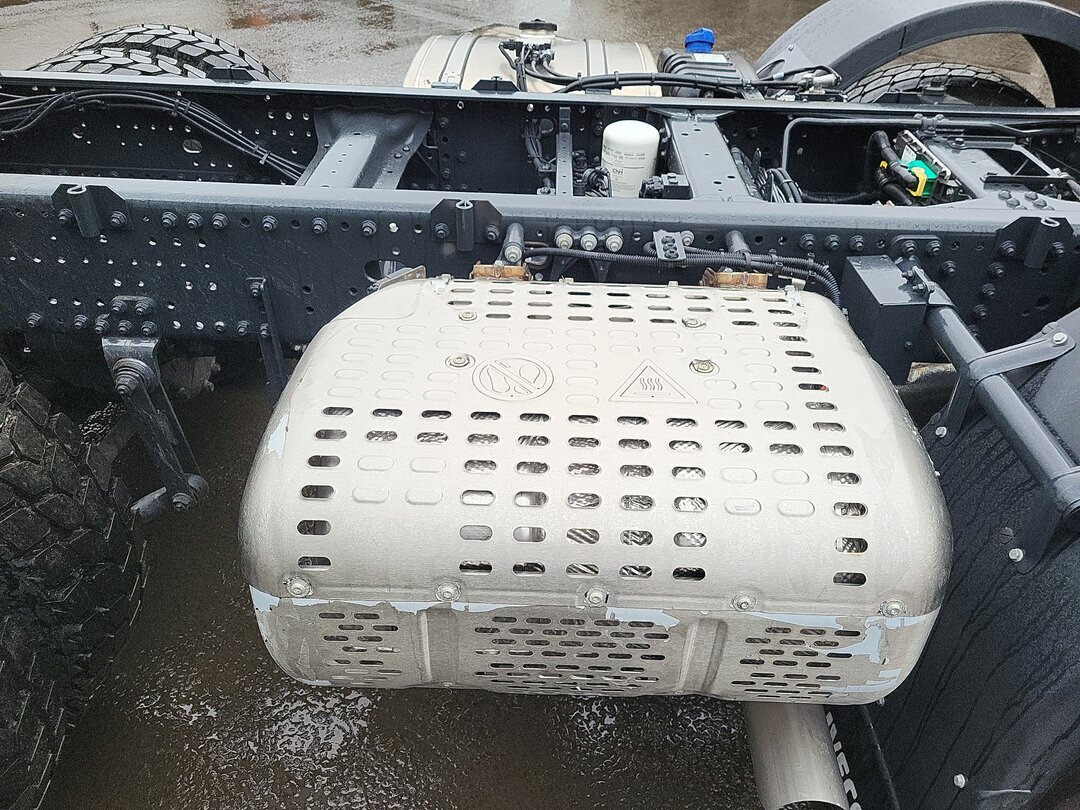 T-Way AT410T51 8x4 T-Way AT410T51 8x4, Retarder, Nebenantrieb, 4x VORHANDEN! - Châssis cabine: photos 3 T-Way AT410T51 8x4 T-Way AT410T51 8x4, Retarder, Nebenantrieb, 4x VORHANDEN! - Châssis cabine: photos 3