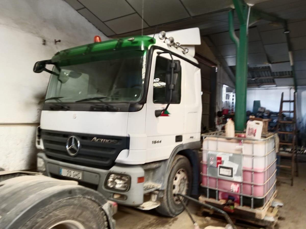 Mercedes-Benz Actros - Tracteur routier: photos 1 Mercedes-Benz Actros - Tracteur routier: photos 1