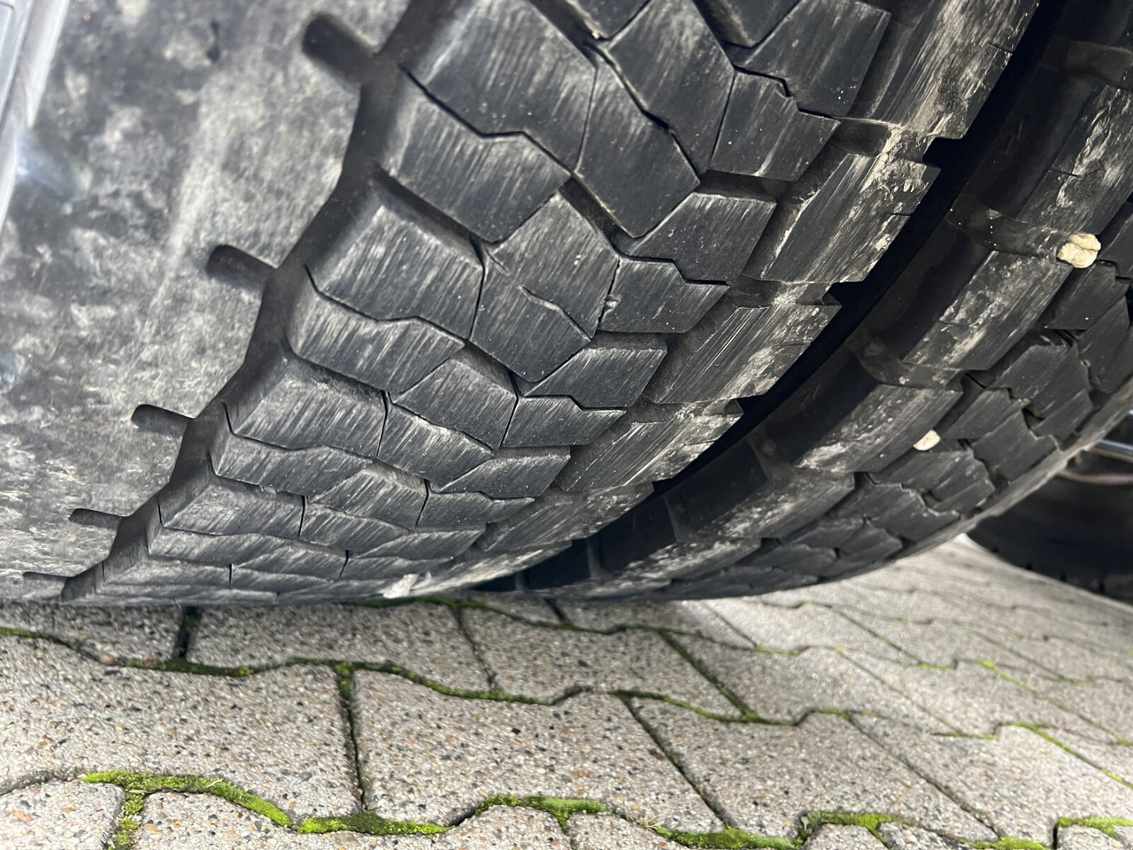 Stralis AD440S42T/P 4x2 Stralis AD440X42T/P 4x2, Ex- - Tracteur routier: photos 3 Stralis AD440S42T/P 4x2 Stralis AD440X42T/P 4x2, Ex- - Tracteur routier: photos 3