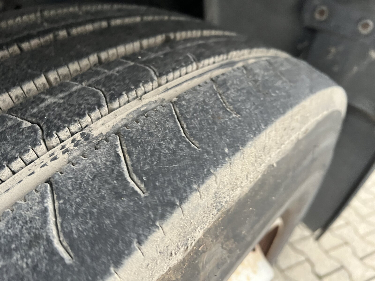 Stralis AD440S42T/P 4x2 Stralis AD440X42T/P 4x2, Ex- - Tracteur routier: photos 3 Stralis AD440S42T/P 4x2 Stralis AD440X42T/P 4x2, Ex- - Tracteur routier: photos 3