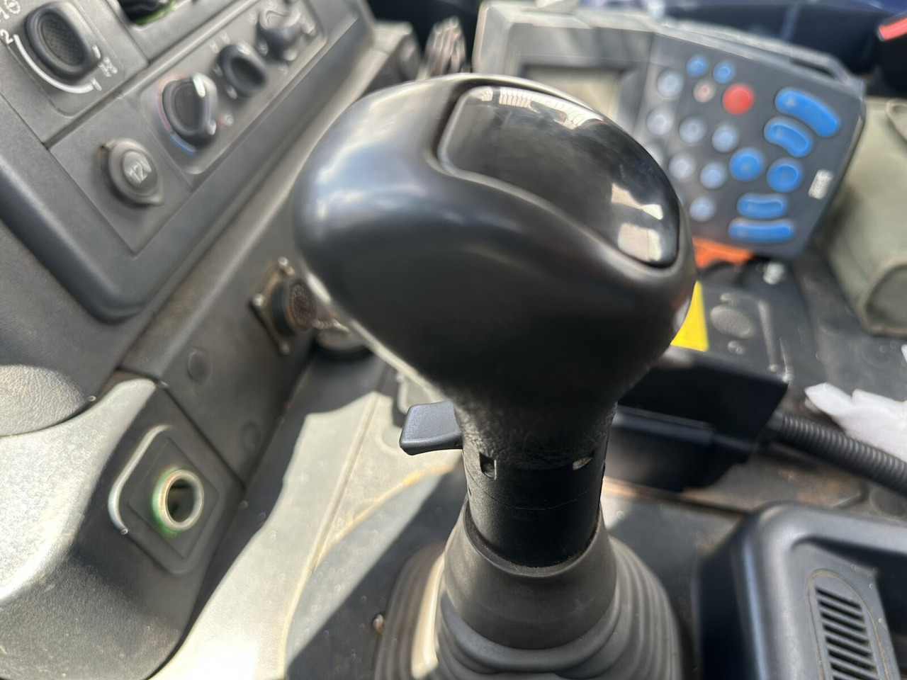 Trakker AD190T33WP 4x4 Trakker AD190T33WP 4x4, Winterdienstausstattung - Châssis cabine: photos 3 Trakker AD190T33WP 4x4 Trakker AD190T33WP 4x4, Winterdienstausstattung - Châssis cabine: photos 3